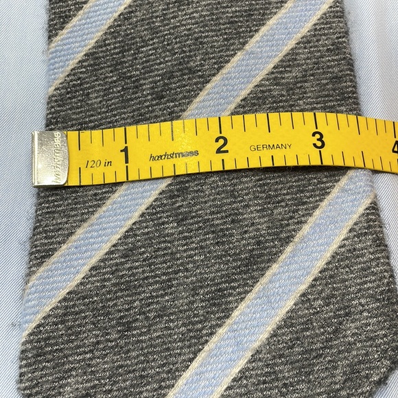 Beautiful Cashmere & silk tie! Great shape, made in Italy heavy material, soft. - Picture 12 of 12
